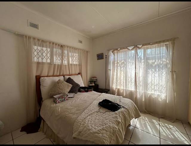 3 BEDROOM HOUSE FOR SALE IN SEA PARK